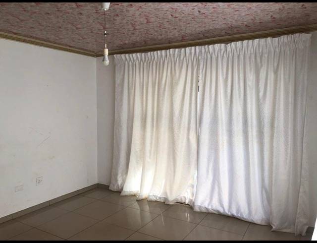 4 BEDROOM HOUSE FOR SALE IN LENASIA SOUTH